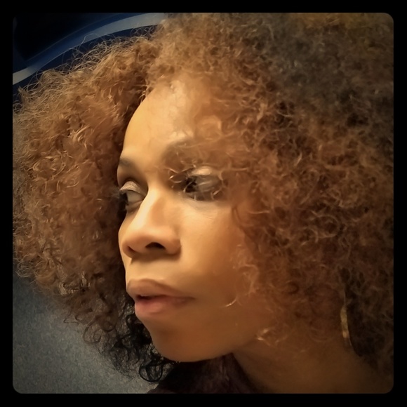 Meet your Posher, Michelle - Picture 1 of 1